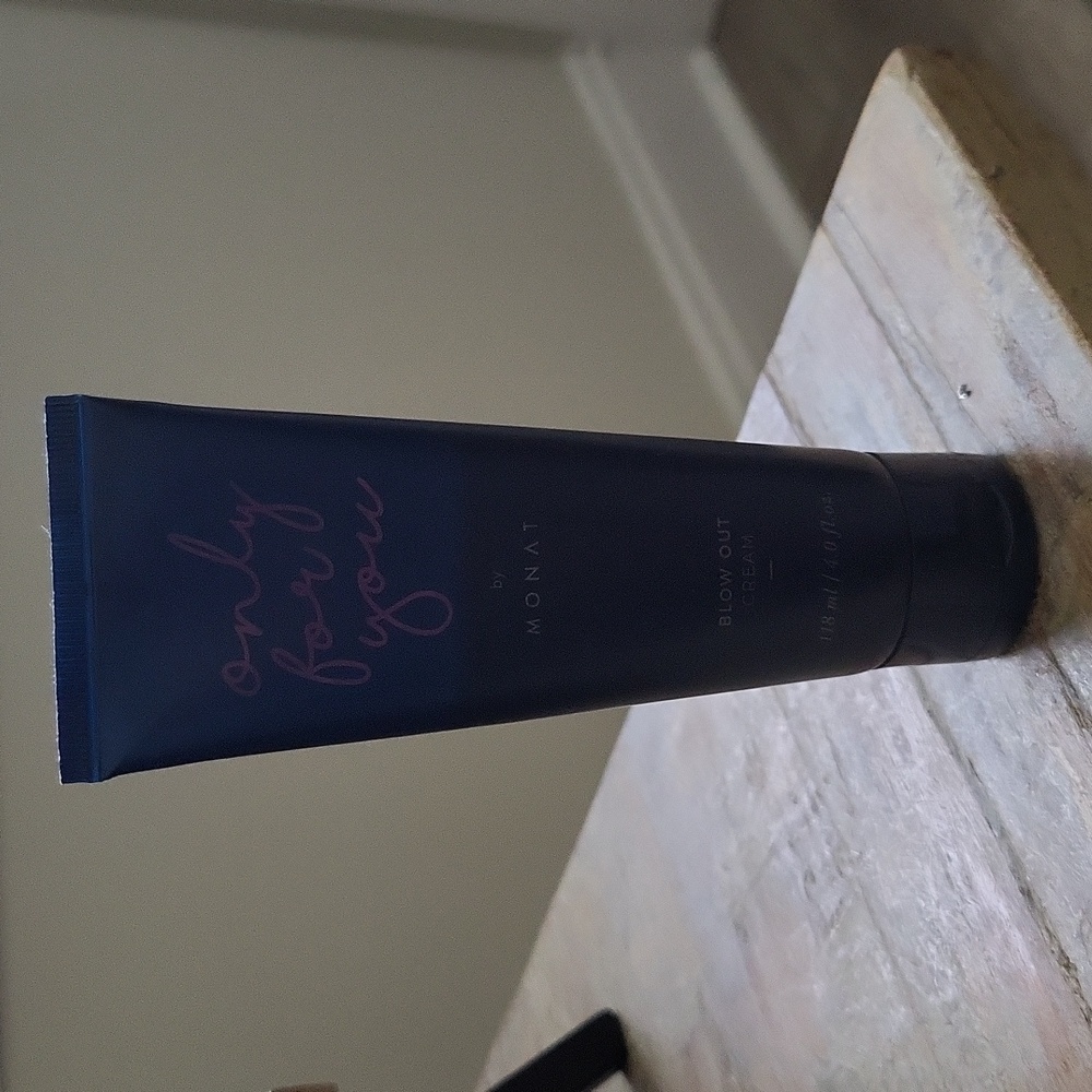 Monat only for you blow out cream